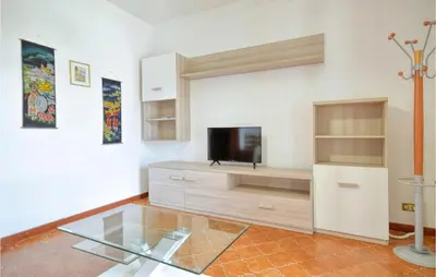 TV o dispositivi per l'intrattenimento presso 2 Bedroom Lovely Apartment In Cembrano