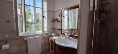 Bagno di Casa Anna - piano T e giardino