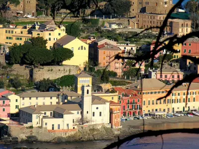 Vista generica su Sestri Levante o vista sulla città dall'interno dell'appartamento