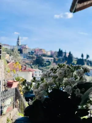 Vista generica su Moneglia o vista sulla città dall'interno dell'appartamento