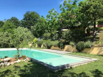 Piscina di Eremo dei Poeti Albergo diffuso o nelle vicinanze