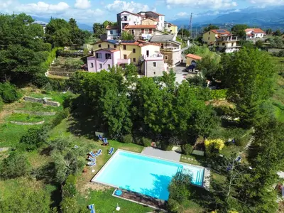 Piscina di Eremo dei Poeti Albergo diffuso o nelle vicinanze
