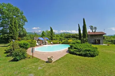 Piscina di Villa Le Due Lune 6 Pax by VILLASRETREATS o nelle vicinanze