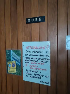 Certificato, attestato, insegna o altro documento esposto da Casa Guen Parma