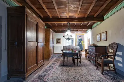 Area soggiorno di GuestHost - Sillicagnana Castle Villa with Swimming Pool!