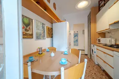 Cucina o angolo cottura di GuestHost - Relax in Luguria